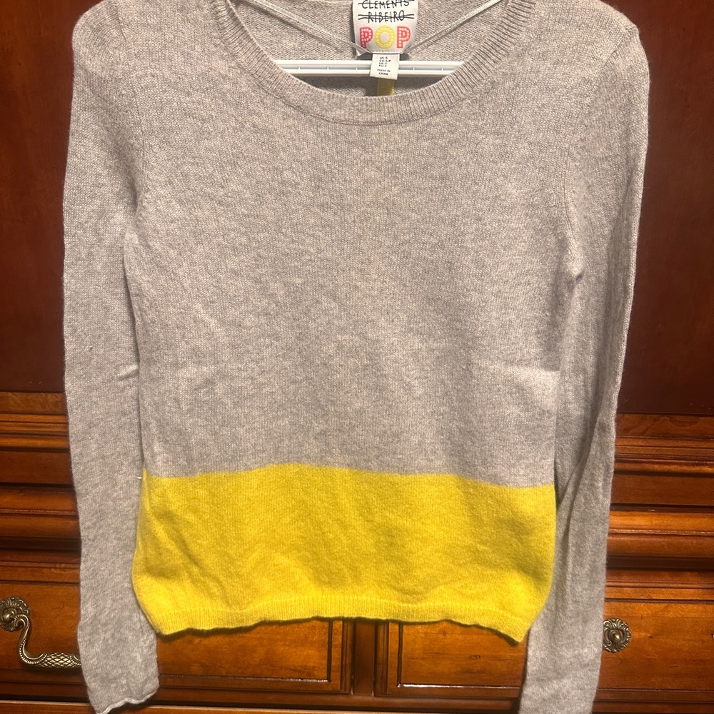 Cherokee Women's Gray and Yellow Crew Neck Sweater